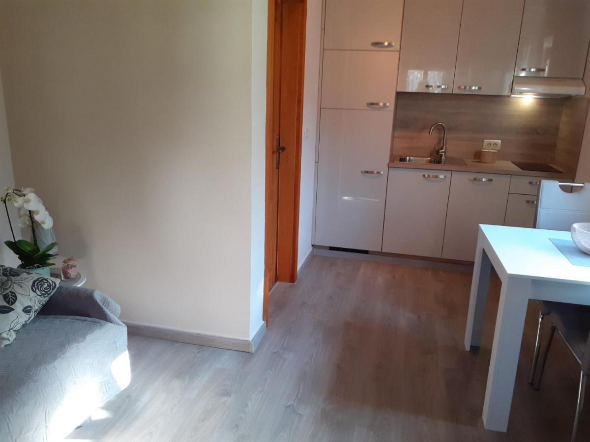Ms Apartments Izola Eksteriør billede